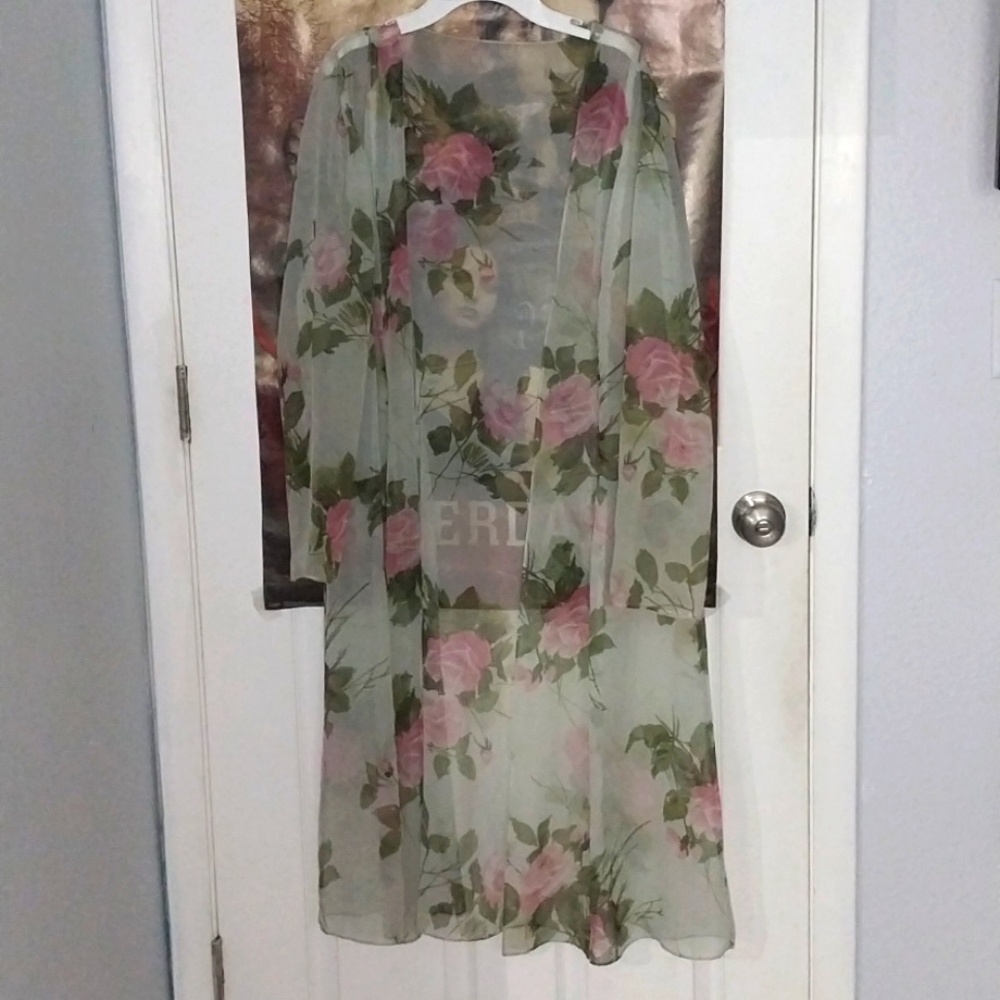 FLOWY CHURCH COVER UP